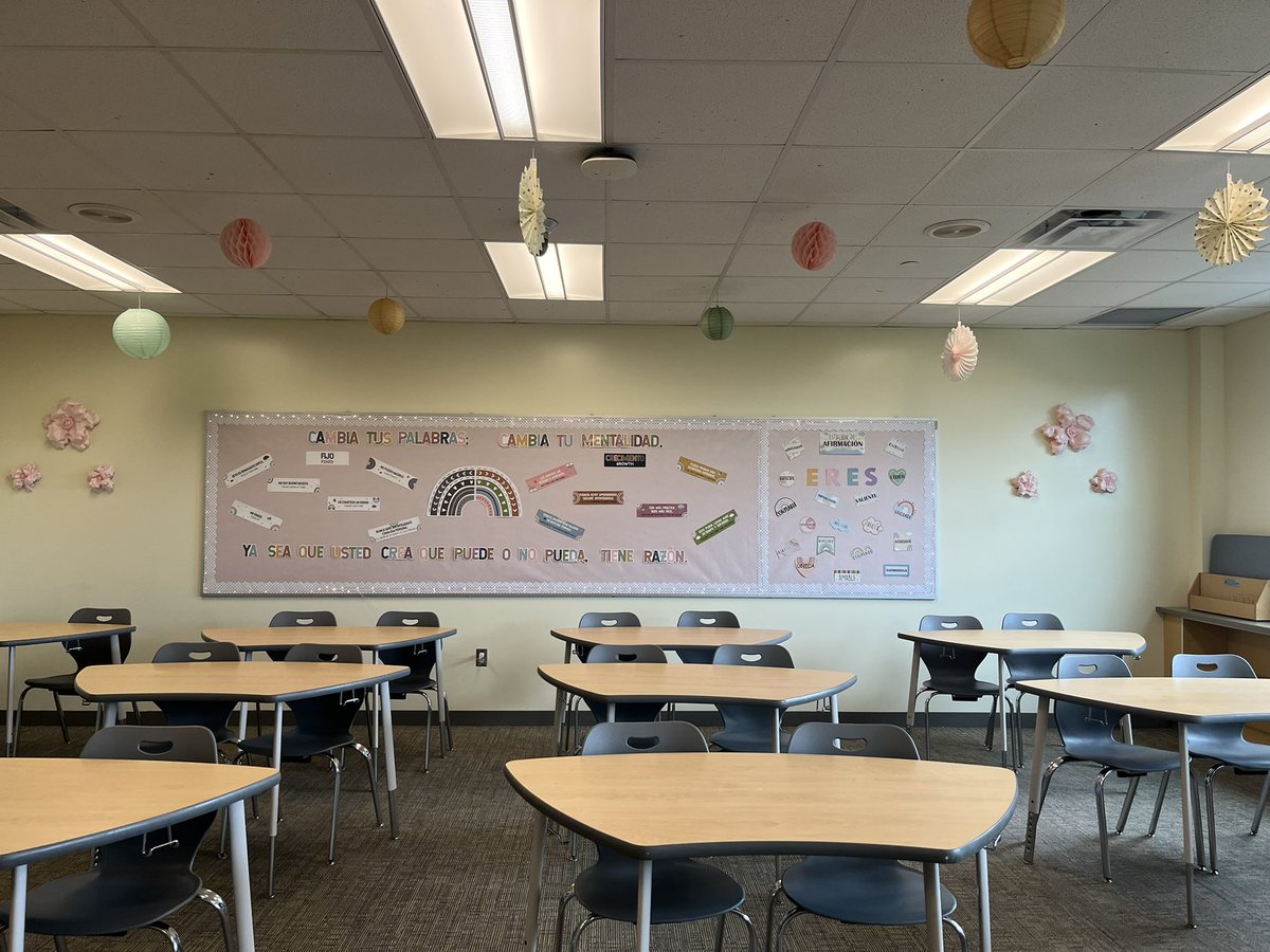 Profesora_Page's tweet image. Ready for the students to come tomorrow! Can’t believe this will be year 16 (definitely feeling old though 🥴)!! Looking forward to a great year! 📚✏️👩🏻‍🏫 #montour💛🖤 #postivevibes #excited