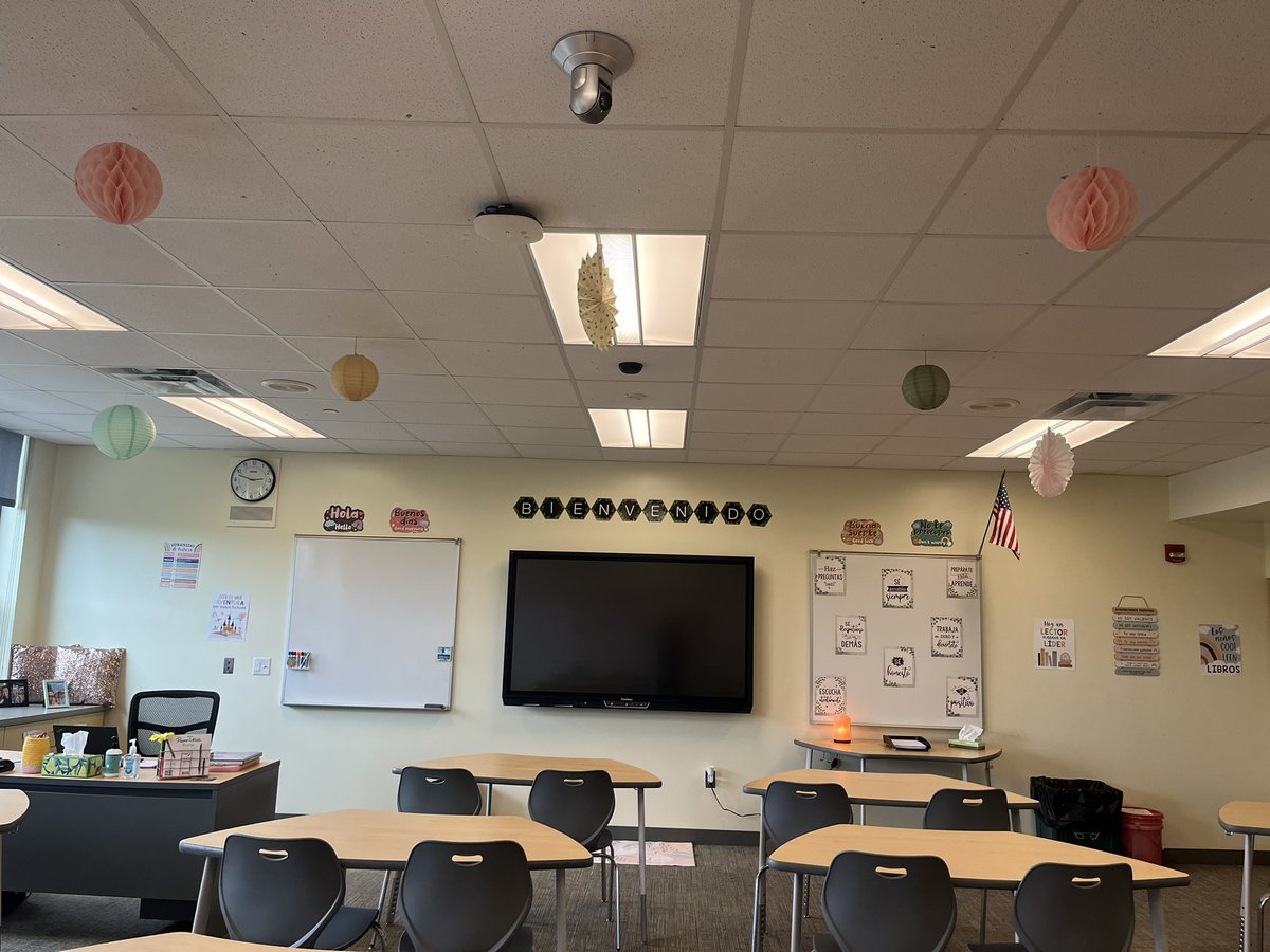 Profesora_Page's tweet image. Ready for the students to come tomorrow! Can’t believe this will be year 16 (definitely feeling old though 🥴)!! Looking forward to a great year! 📚✏️👩🏻‍🏫 #montour💛🖤 #postivevibes #excited