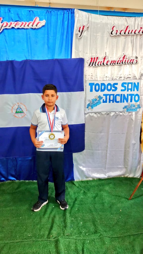 MunicipalMat21's tweet photo. Felicitamos al estudiante Leandro Alonso Tórres Zelaya de Thomas Edison American School quien obtuvo el primer lugar en la etapa departamental del Certamen “Aprendo y Evoluciono con las Matemáticas”. https://t.co/c0qXm3lYLx