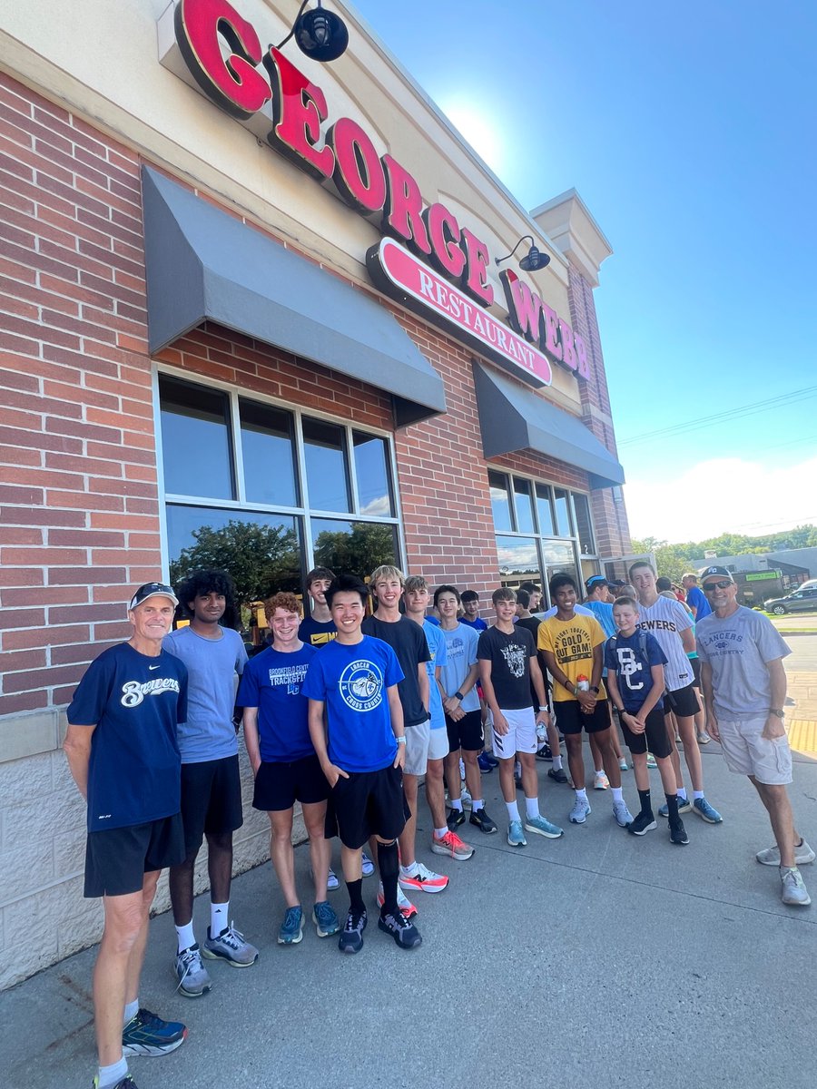 bchs_xc's tweet photo. #GoBrewers #GeorgeWebb  Great run for free burgers https://t.co/cuKKEFQqPI