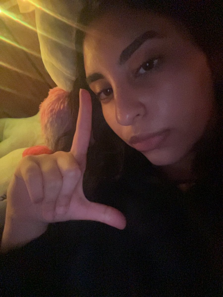 brattymarss's tweet photo. daily reminder that ur a loser https://t.co/7yq6zC3ueP