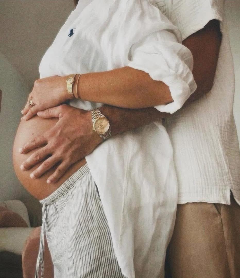 flavinekalalyxe's tweet photo. Pourquoi quand on mougou une femme enceinte, on éjacule vite ? 🤔 https://t.co/S9buOO4m0B