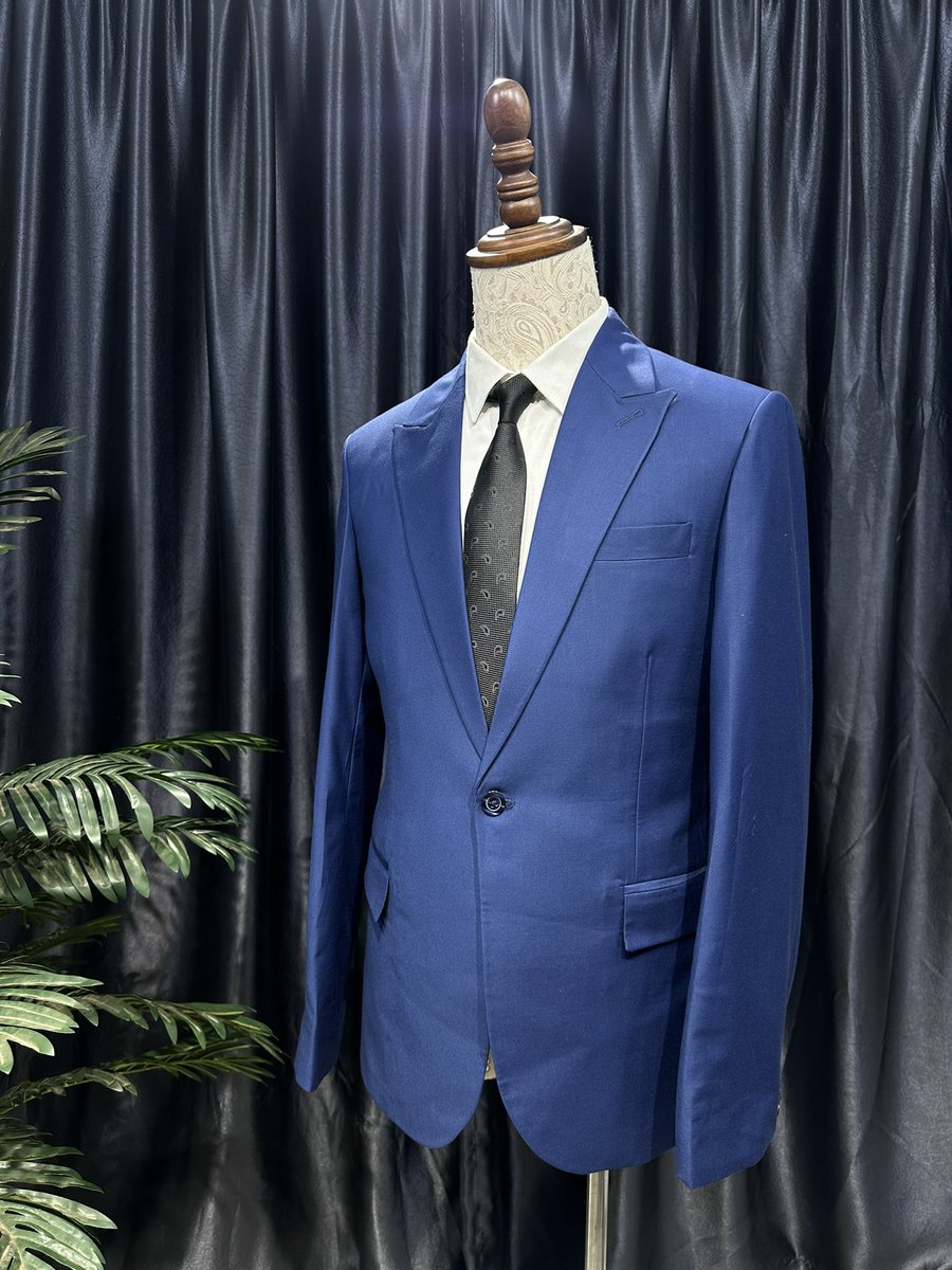 AnfieldWireLFC's tweet photo. Styled by Mickreff
Navy blue suit (single breasted)
For more enquiry kindly send a Dm or WhatsApp : 07059855974
#nairamarley #mobad
# mickreff #iyaboojo #Nigeria https://t.co/1hhiWukxKd