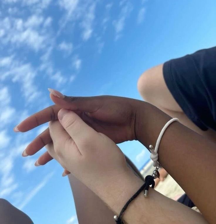 thalukestorm's tweet photo. thaluke ⋆˙⟡𝜗𝜚 — se o luke não estivesse envolvido na profecia e eles tivessem ficado juntos . ݁₊

a thread; 🪡
(esse é o jeitinho q eu imagino que eles seriam caso tivessem vivenciado o acampamento meio-sangue juntos, paz e amor) https://t.co/sEIlyMx0S2
