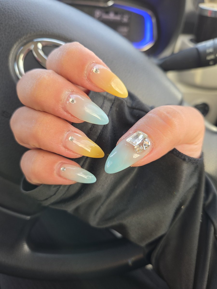 夏グラデ☀️💕
  #ジェルネイル 
 #グラデーションネイル