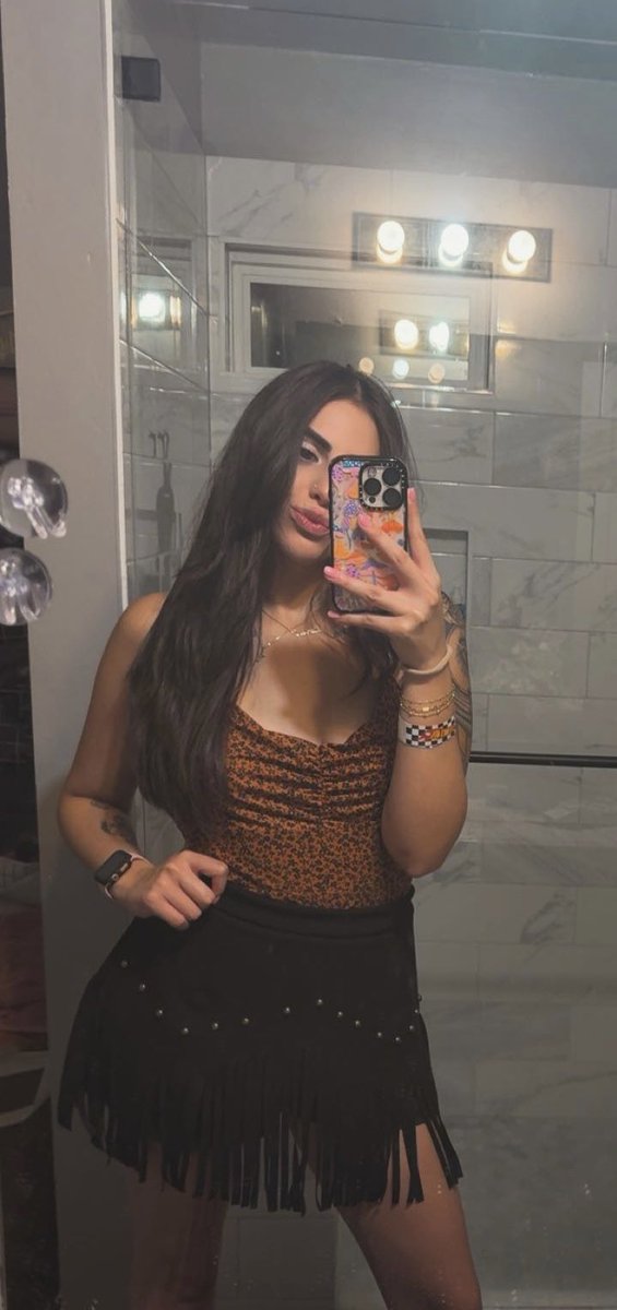 QueenLoren_'s tweet photo. 🤠yeehaw https://t.co/CrPZbv5eJQ