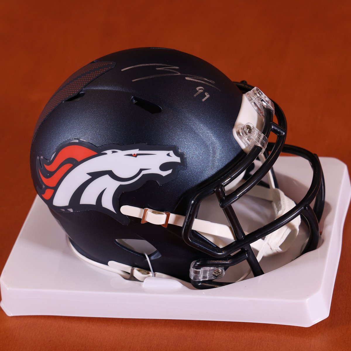 Denver Broncos (@broncos) on Twitter photo We got a giveaway in honor of <a href="/TheZALLEN44/">Zach Allen</a>'s birthday! π
RT for your chance to win a signed mini helmet! We got a giveaway in honor of <a href="/TheZALLEN44/">Zach Allen</a>'s birthday! π
RT for your chance to win a signed mini helmet!