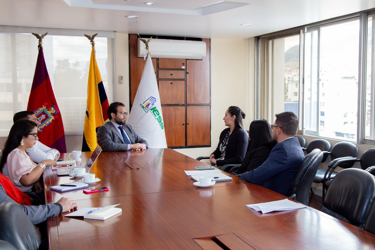 IESSec's tweet photo. #IESSBuenasNoticias | ¡Más médicos familiares se suman al @IESSec!🤝

Priorizamos la salud de nuestros asegurados👨‍👨‍👧‍👦por ello incorporaremos más de 60 médicos👩🏻‍⚕️ altamente capacitados y formados en el #IESS como devengantes de becas https://t.co/DyauQB83em