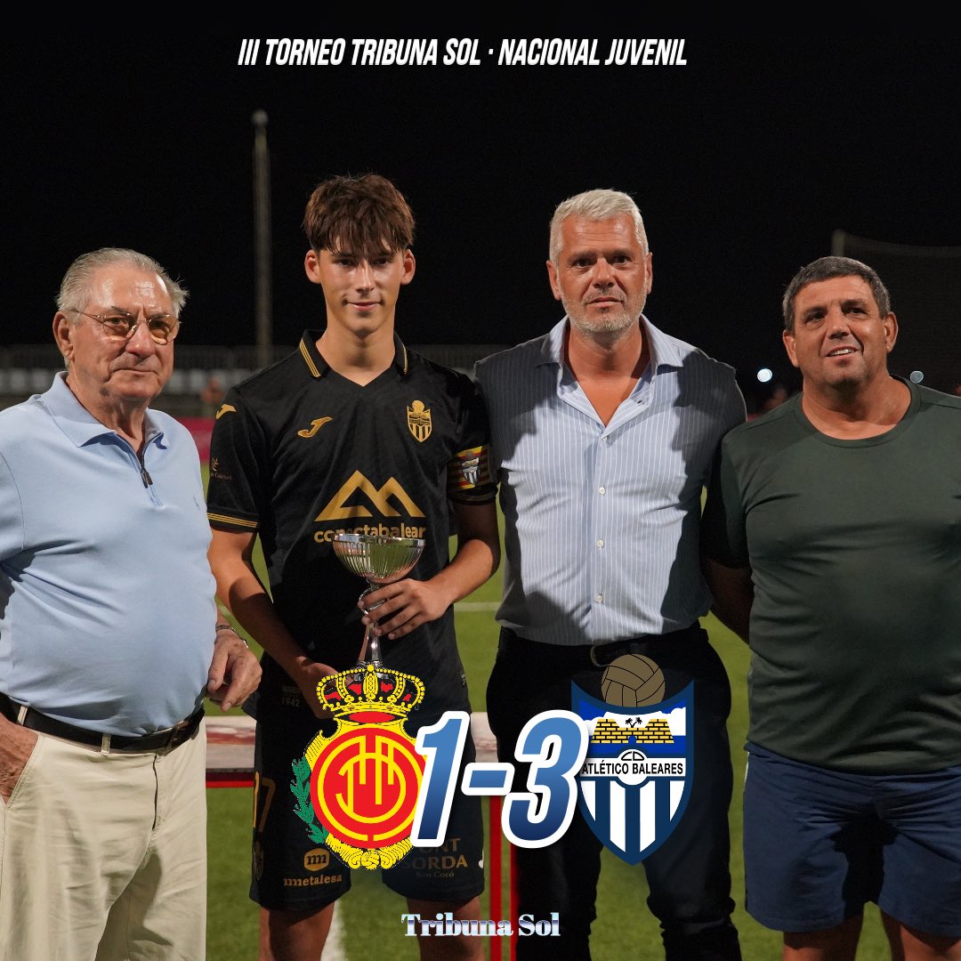 Tribuna_Sol's tweet photo. 🏆 𝐀𝐓𝐁, 𝐂𝐀𝐌𝐏𝐄𝐎́𝐍 🏆

🤍💙 El Juvenil A del @atleticbalears se ha proclamado campeón del III #TorneoTribunaSol tras remontar el tanto inicial del @RCD_Mallorca (1-3)

#TribunaSol https://t.co/IjXyoi8FvJ