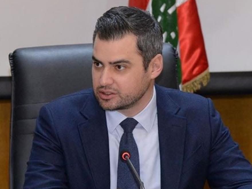 صدر عن المكتب الإعلامي للنائب طوني فرنجيه البيان الآتي: 

للمرة الثانية على التوالي يعمد النائب ميشال معوض إلى اتهام النائب فرنجيه بشن حملات إعلامية ممنهجة ضدّه عبر استخدام منصات إعلامية، علماً أن فرنجيه لم يكن على علمٍ بالمقالات التي نُشرت وتناولت النائب معوض الا بعد البيانات