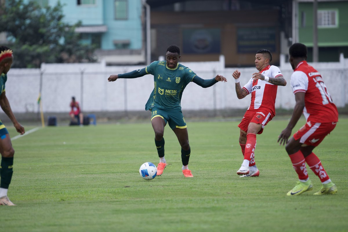 9deOctubrefc's tweet image. ⏰ 47’ ST ¡Nos vamos a penales!

¡Hasta el final, muchachos!💪🏻💚💛

#9OCT /0-0/ #TEC 
#CopaEcuador
#UnaNuevaHistoria
