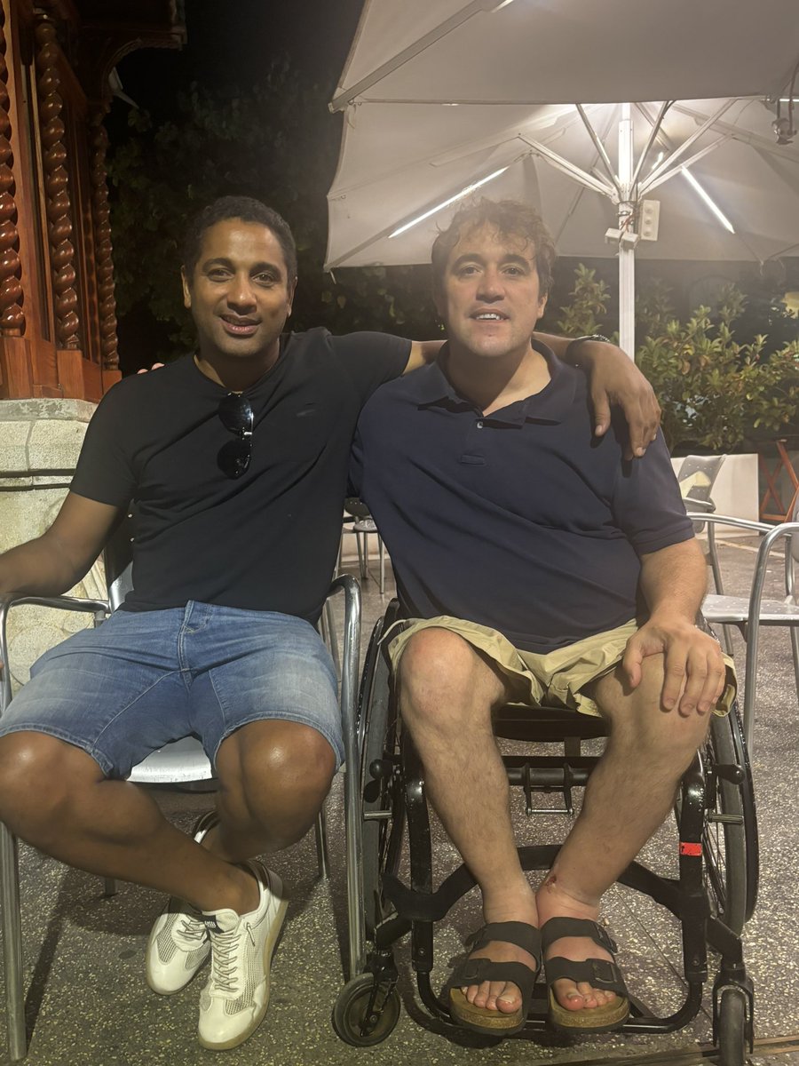 Un autèntic luxe compartir una estona amb el mític jugador manresa Juan Ramon Epitié-Dyowe Roig, que va jugar a primera divisió amb diferents equips. El <a href="/Cemanresa1906/">CE Manresa</a> va ser el nostre club.