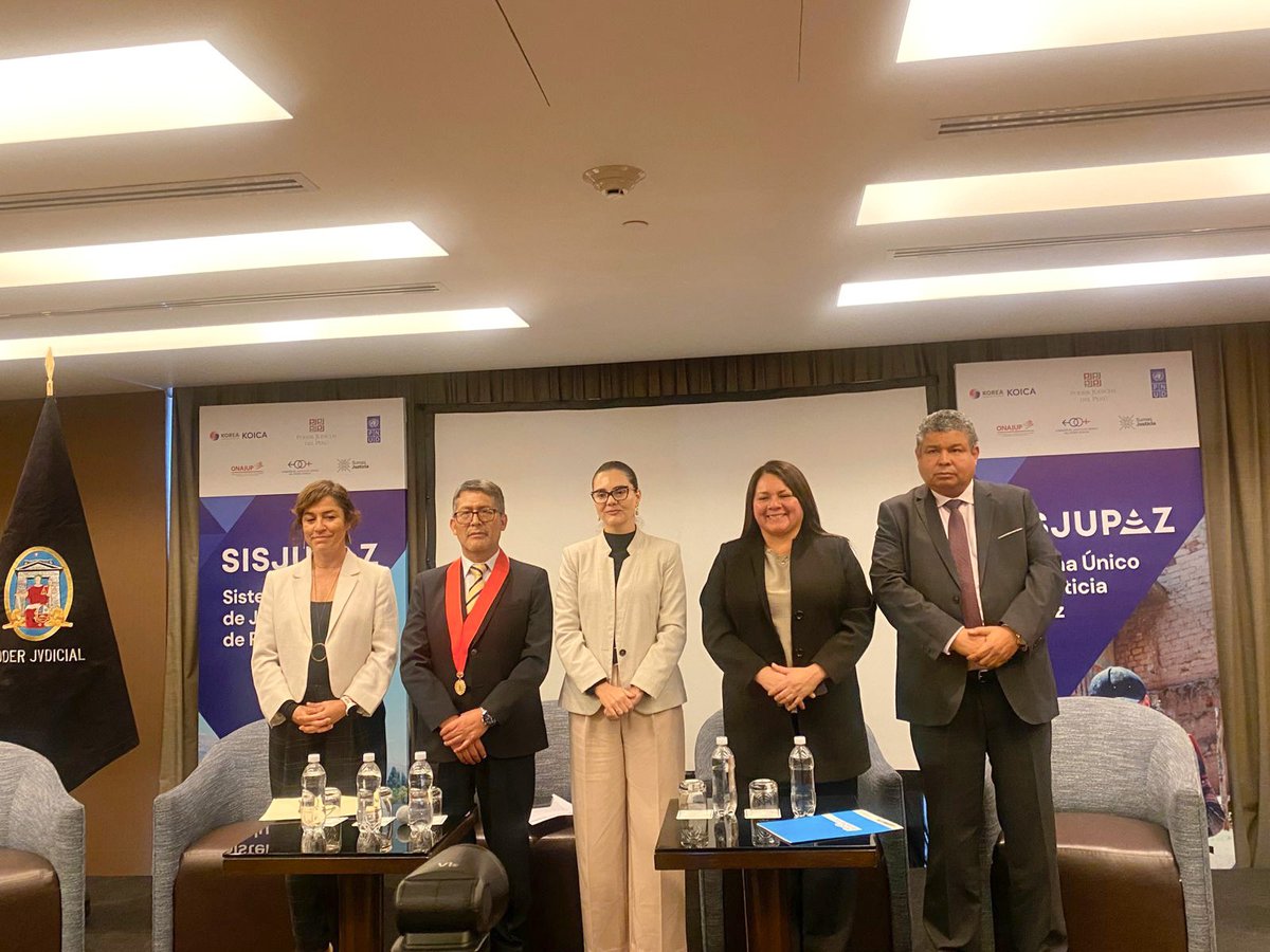 Secretaría de Gobierno y Transformación Digital (@perupaisdigital) on Twitter photo 📣 #SGTDInforma | La #PCM, a través de la Secretaría de Gobierno y Transformación Digital, participó en la presentación del Sistema Informático de Gestión para la Justicia de Paz (Sisjupaz), desarrollado por el <a href="/Poder_Judicial_/">Poder Judicial Perú</a>. Esta herramienta digital permite a los jueces de 📣 #SGTDInforma | La #PCM, a través de la Secretaría de Gobierno y Transformación Digital, participó en la presentación del Sistema Informático de Gestión para la Justicia de Paz (Sisjupaz), desarrollado por el <a href="/Poder_Judicial_/">Poder Judicial Perú</a>. Esta herramienta digital permite a los jueces de