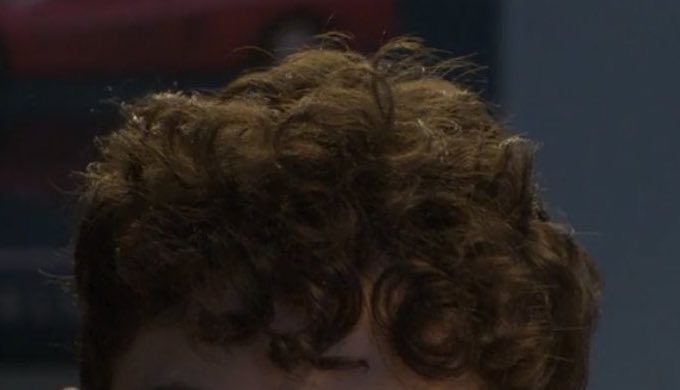 gabheartstopper's tweet photo. feeling very emotional about these perfect curls and i hope they are protected at all costs https://t.co/eJkTrrIskV