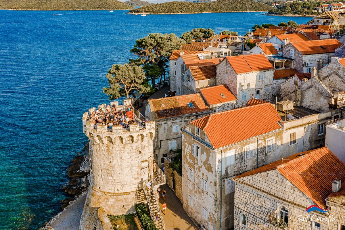 For a drink and a view, it doesn’t get much better than this 🥂
📍#Korcula