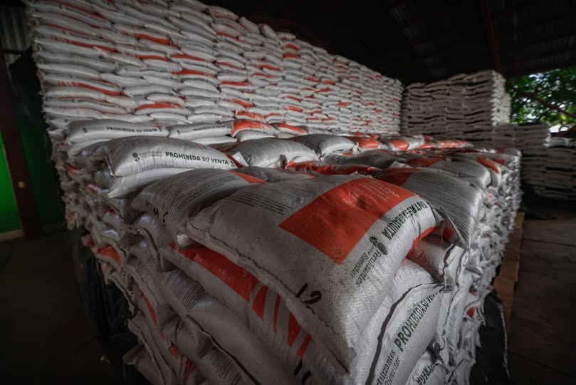 Gobierno del Estado de Sinaloa (@sinaloagobmx) on Twitter photo Apoyamos a las productoras y productores temporaleros, así como a las y los pequeños ganaderos, que con esfuerzo y dedicación alimentan a Sinaloa y mueven su economía.
Su trabajo merece reconocimiento y respaldo. Apoyamos a las productoras y productores temporaleros, así como a las y los pequeños ganaderos, que con esfuerzo y dedicación alimentan a Sinaloa y mueven su economía.
Su trabajo merece reconocimiento y respaldo.