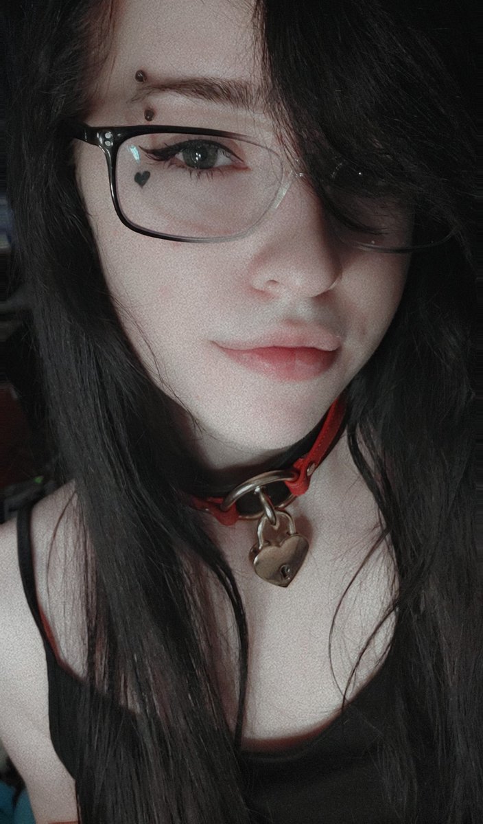 Vtuber vs IRL for my new eyebrow jewelry! 🦝