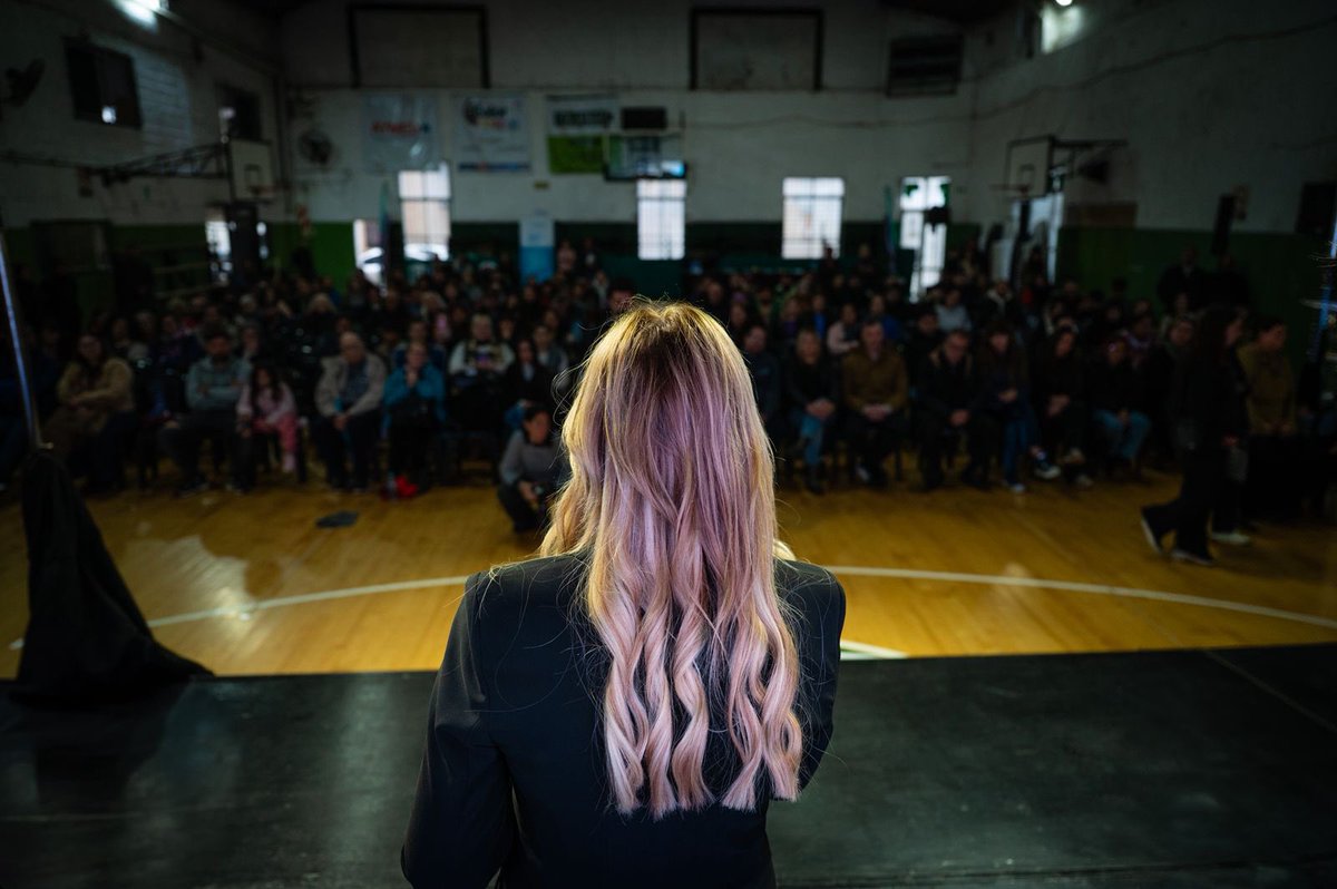 Marisa Fassi (@marisafassi) on Twitter photo Junto a <a href="/juanmmena/">Juan Martín Mena</a> y <a href="/mojatignanelli/">Facundo Tignanelli</a> acompañamos a más de 200 familias que recibieron la escritura de su casa gracias al programa Mi Escritura, Mi Casa.
Con @kicillofok seguimos demostrando que cuando el Estado está presente, la vida de la gente cambia para siempre. Junto a <a href="/juanmmena/">Juan Martín Mena</a> y <a href="/mojatignanelli/">Facundo Tignanelli</a> acompañamos a más de 200 familias que recibieron la escritura de su casa gracias al programa Mi Escritura, Mi Casa.
Con @kicillofok seguimos demostrando que cuando el Estado está presente, la vida de la gente cambia para siempre.