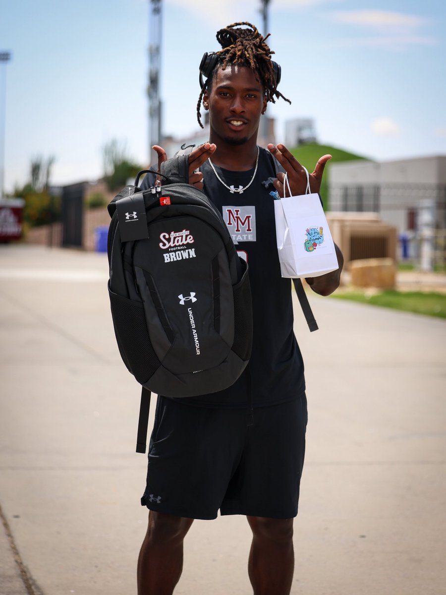 New Mexico State Football (@nmstatefootball) on Twitter photo Got hooked up some new <a href="/UnderArmour/">Under Armour</a> gear for the first day of school!π₯
#AggieUp x #RideForTheBrand Got hooked up some new <a href="/UnderArmour/">Under Armour</a> gear for the first day of school!π₯
#AggieUp x #RideForTheBrand