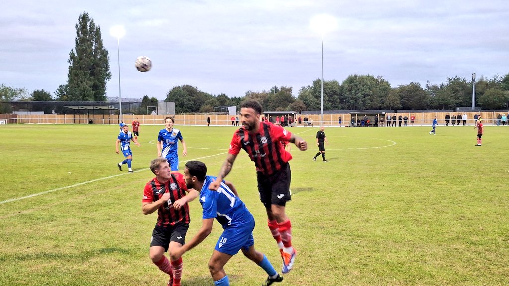 Campion 2 - 2 Handsworth
NCEL Premier Division
Att 88
 
Campion looked destined for the three points, but the visitors taking a share of the spoils back down the M1 - completing a 10 minute turnaround with the last kick of the game from the spot #groundhopping