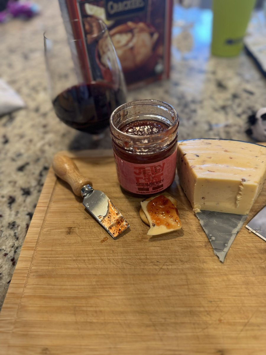 Bacon Cheddar Cheese + <a href="/GoatsSMOLbatch/">JellyGOATinc</a> might be the best combo of all time.
