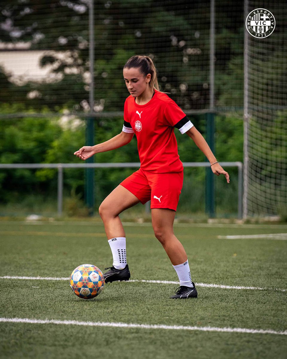 🔛 Femení 'A' 𝟐𝟎𝟐𝟓/𝟐𝟔, en marxa! 

#SomUEVic 🔴⚪️