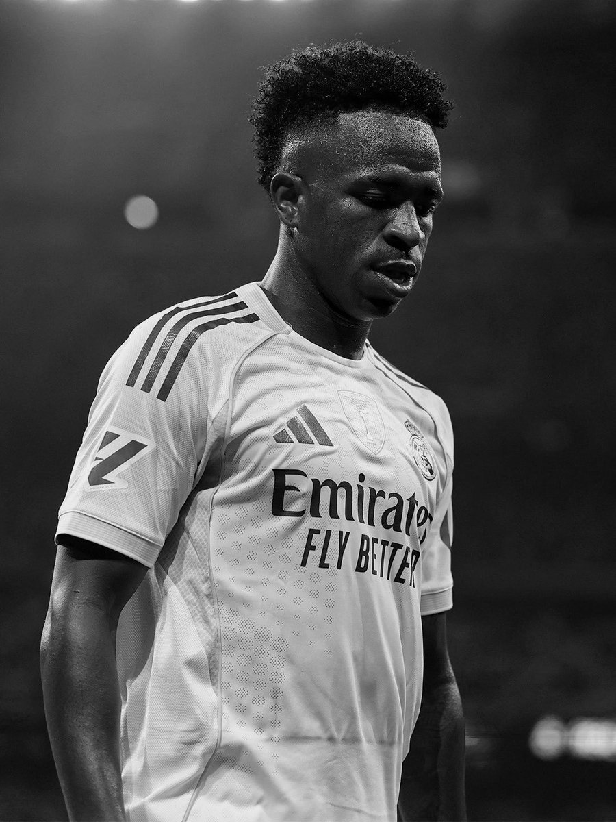 GioVini_7's tweet photo. Il y a de moins en moins de fans de Vinicius 😢

Likez le tweet si vous êtes toujours dans le train de Vinicius 🤩🇧🇷 https://t.co/xV88Gr00WT