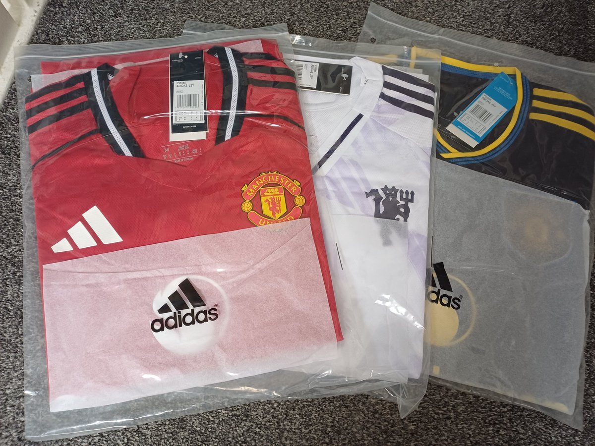 IanEdz24's tweet photo. Great delivery today! Big thanks to @MissNicoleDeans for link and code. Very much appreciated.  
Come on United 🇾🇪🤝 https://t.co/Pgxth0rn1H