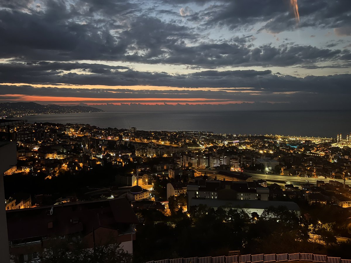 Trabzon Boztepe’den gece manzarası.