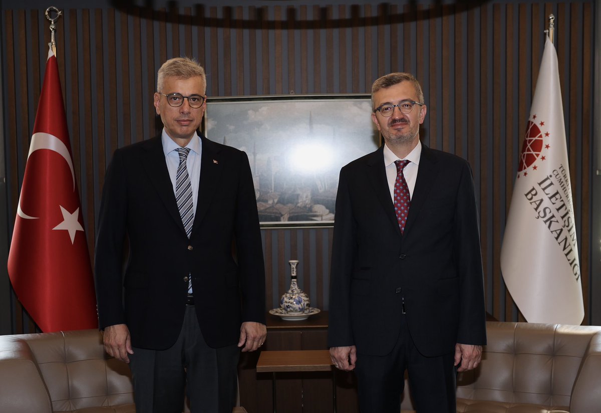 Sağlık Bakanımız Sayın Prof. Dr. Kemal Memişoğlu'nu Başkanlığımızda ağırladık.

Kurumlarımız arası iş birliği imkânlarına ve kamuoyunun bilgilendirilmesine yönelik çalışmalara ilişkin değerlendirmelerde bulunduk.

Sayın Bakanımıza ziyaretleri ve hayırlı olsun dilekleri için