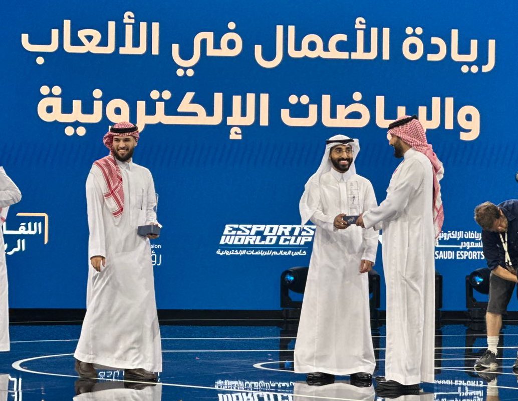 iFdyy | فِــدي tweet media