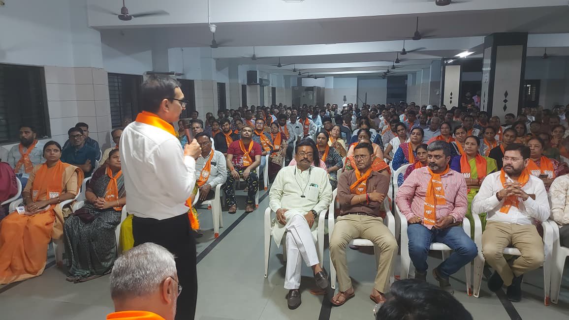 Prerak Shah (@prerak25984) on Twitter photo આવનારી ૨૫ ઓગસ્ટ, ૨૦૨૫ની ઐતિહાસિક જાહેરસભા જેમાં આદરણીય પ્રધાનમંત્રી શ્રી <a href="/narendramodi/">Narendra Modi</a> સાહેબ કર્ણાવતી મહાનગરના નિકોલ ખાતે આવેલ ખોડલધામ ગ્રાઉન્ડ પર જનસમુદાયને સંબોધશે; જેની પૂર્વ તૈયારીઓના ભાગરૂપે મંત્રી શ્રી <a href="/MLAJagdish/">Jagdish Vishwakarma</a> જીની વિશેષ ઉપસ્થિતિમાં મહાનગરના મહામંત્રી શ્રી આવનારી ૨૫ ઓગસ્ટ, ૨૦૨૫ની ઐતિહાસિક જાહેરસભા જેમાં આદરણીય પ્રધાનમંત્રી શ્રી <a href="/narendramodi/">Narendra Modi</a> સાહેબ કર્ણાવતી મહાનગરના નિકોલ ખાતે આવેલ ખોડલધામ ગ્રાઉન્ડ પર જનસમુદાયને સંબોધશે; જેની પૂર્વ તૈયારીઓના ભાગરૂપે મંત્રી શ્રી <a href="/MLAJagdish/">Jagdish Vishwakarma</a> જીની વિશેષ ઉપસ્થિતિમાં મહાનગરના મહામંત્રી શ્રી