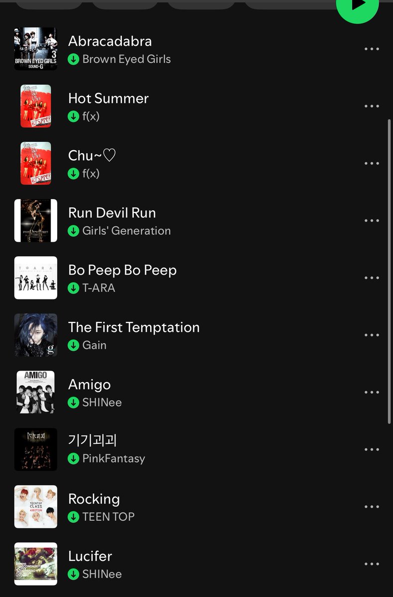 electroclash has to be the most delicious genre in kpop, love the zapping synths