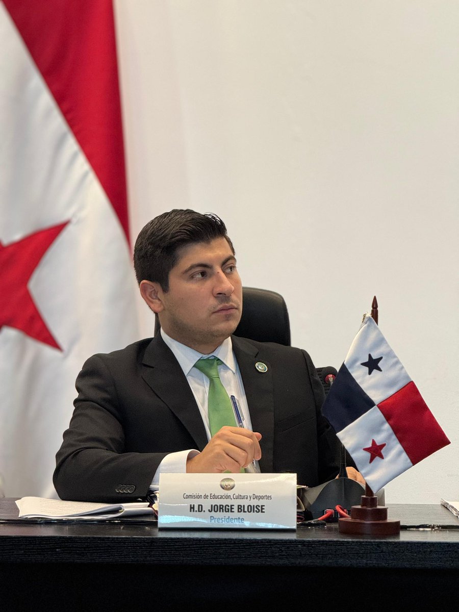 Como Pdte. de la comisión de educación, cultura y deporte, tengo la obligación de discutir todos los proyectos que se presentan, aunque no esté de acuerdo.

Hoy, se rechazó en la comisión, los siguientes proyectos: 
1. Que resalta los valores de la Etnia India.
2. Que crea el