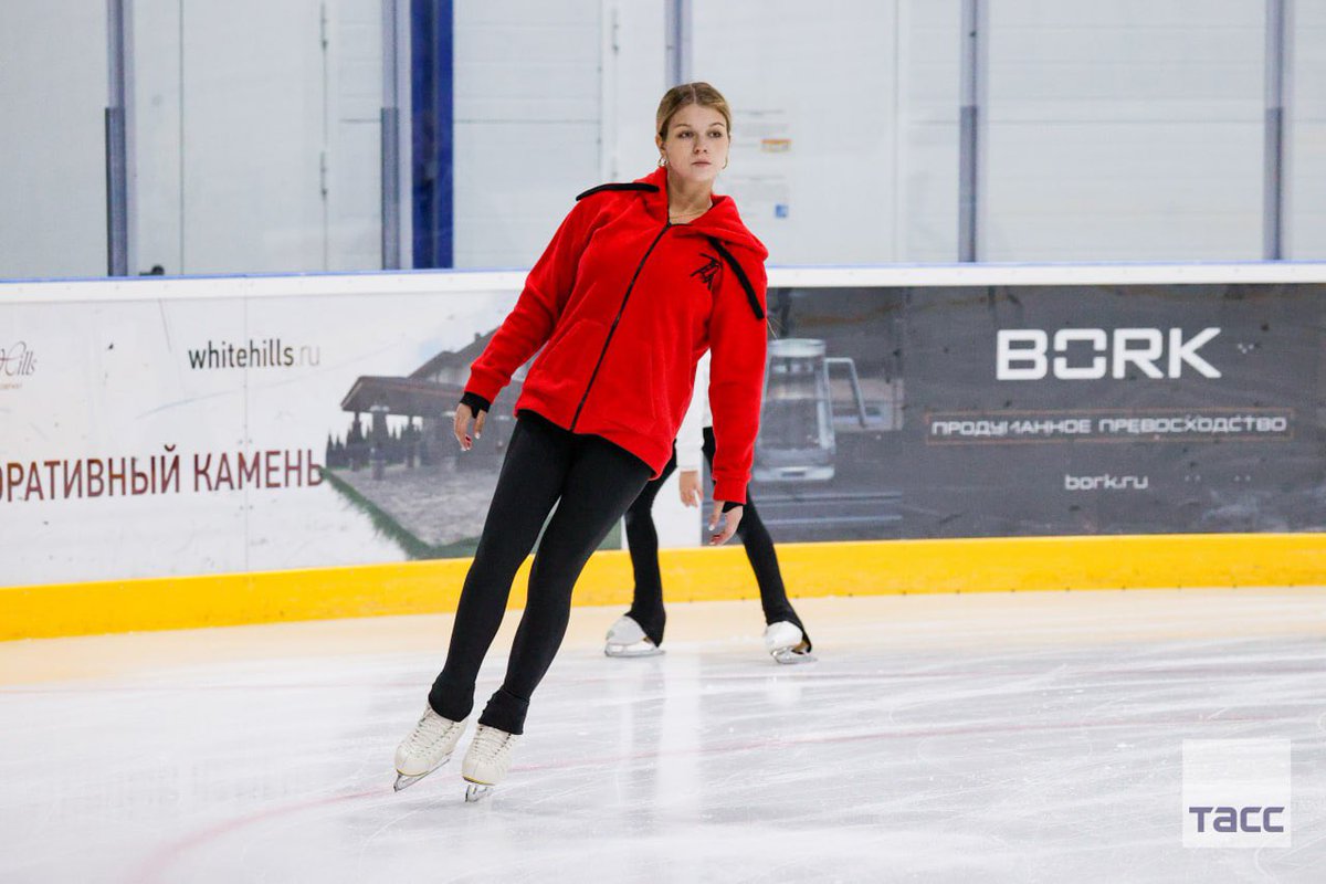 missed her so much on the ice 😭💕 i hope she takes the time she needs to recover, we’re always waiting for her 🫶