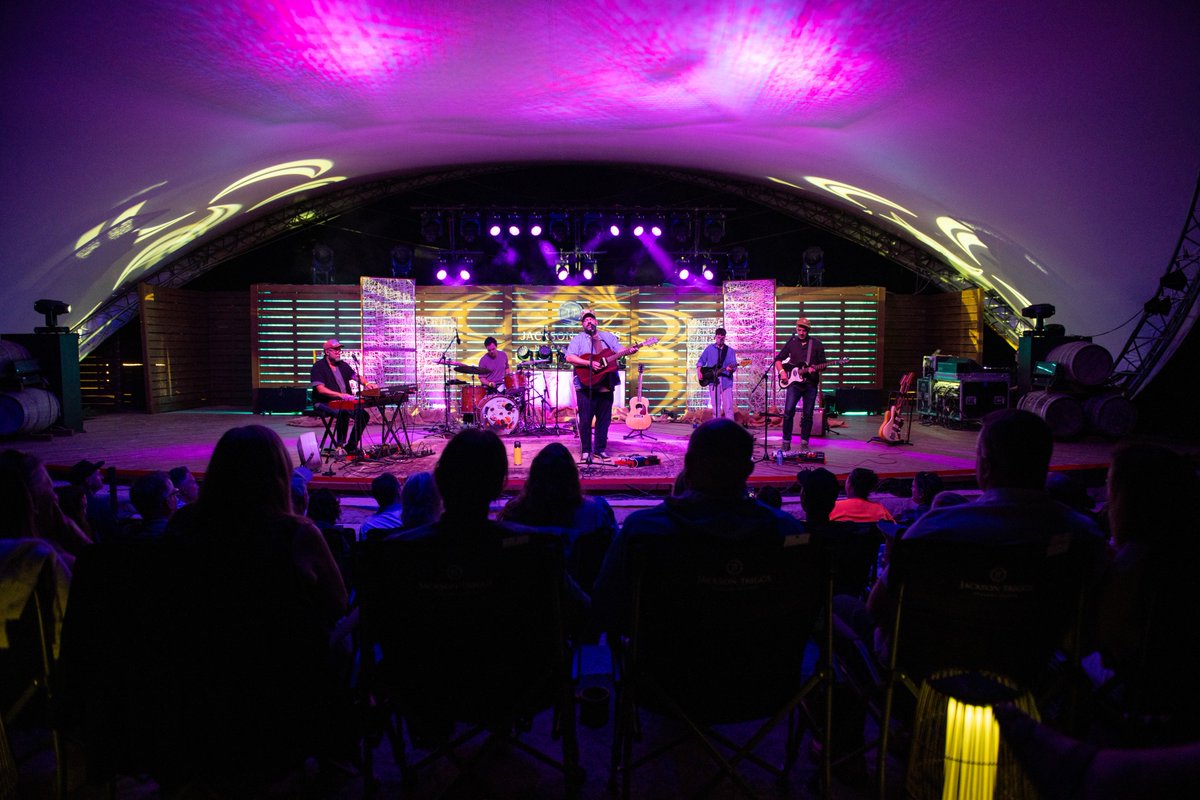 It always feels a little bit magical at @jacksontriggs. And the charcuterie boards are 10/10.
📸: @‌nathannash_