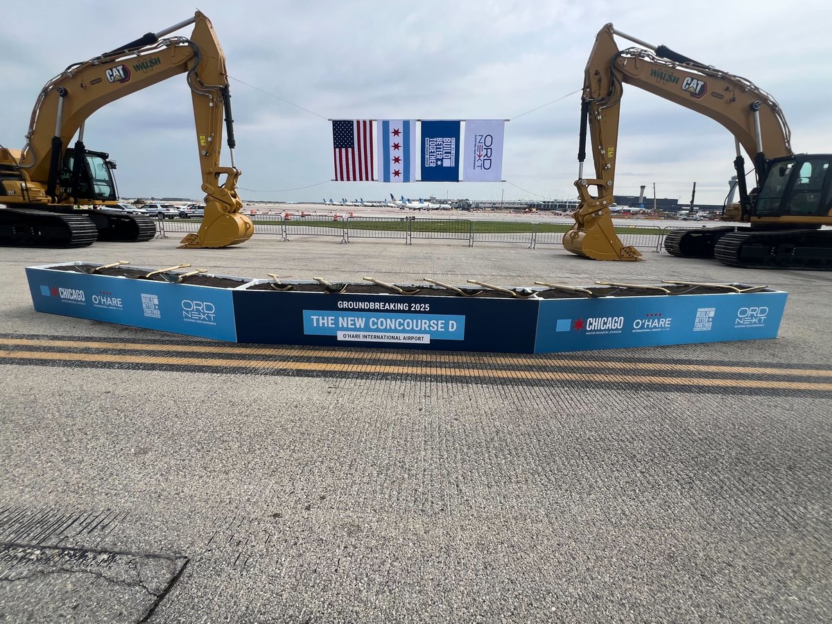 DianePrimo's tweet photo. Iโd like to give a special shoutout to CDA Deputy Commissioner Angie Kocerka, Director of Communications Kevin Bargnes, and Jacobs for OโHare 21 Deputy Program Manager Sara Lee for making the #ORDNext and Concourse D story come alive at Mondayโs @fly2ohare groundbreaking. Great job, team!