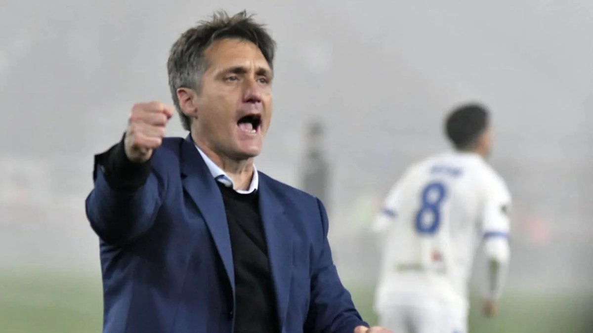 podemos hablar de que el muchachito de atrás le debe la vida al SEÑOR DT GBS. 

literalmente le salvó la carrera y más.