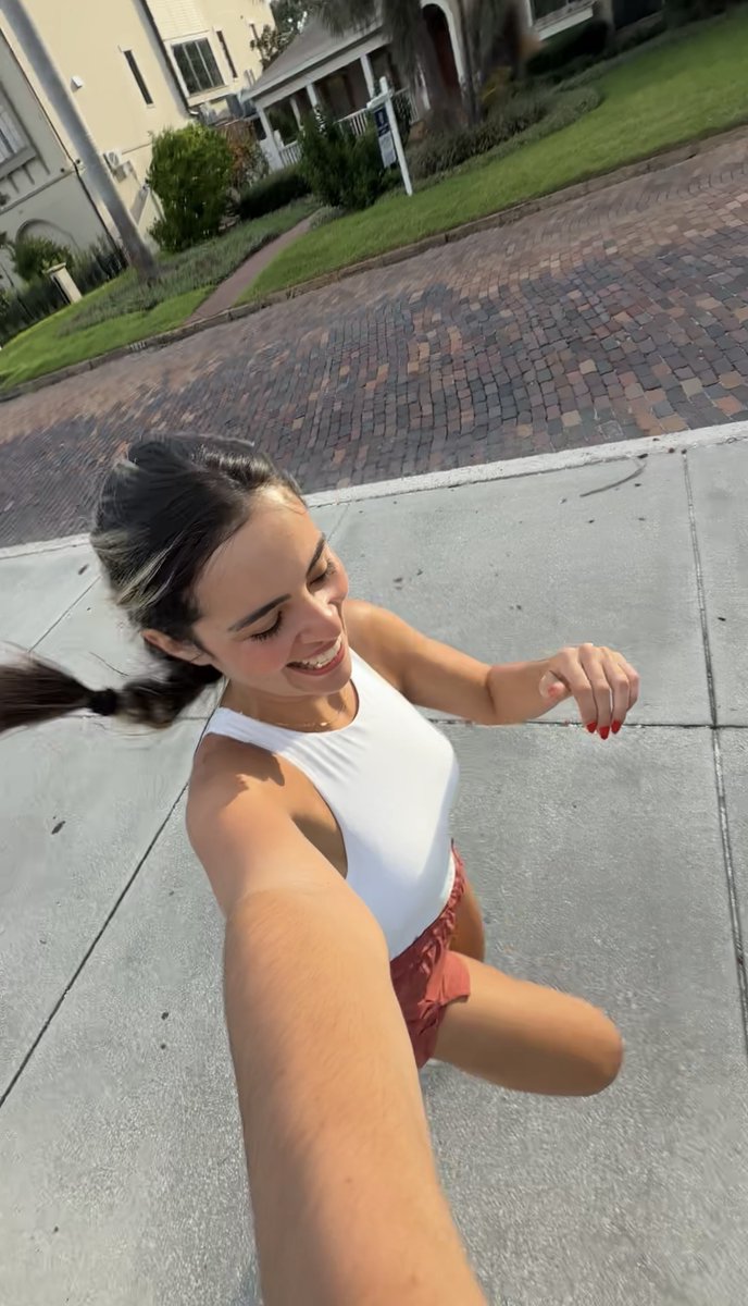 mariatugcly's tweet photo. I’ve been loving creating running content lately 🏃‍♀️✨ It feels so aligned!
I don’t have a specific niche, but health &amp; wellness have been my main clients, and it feels SO right 💫
Also… can’t believe I’ve been making content for one of the biggest running apps ever 🤯🙌

#ugc https://t.co/qxEppWkBVW