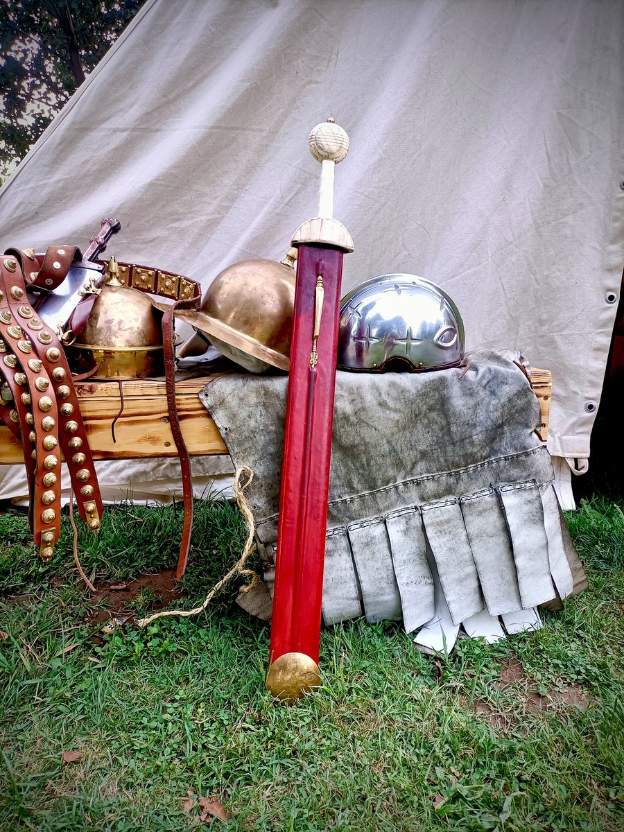 as_loren's tweet photo. Por cierto, tambiรฉn aprendรญ que la famosa #spatha romana, que es el origen de las espadas vikingas, era una arma de caballerรญa โ๏ธ
Si pasรกis por esta zona, os recomiendo visitar la Villa Romana de Camarzana de Tera, es algo muy curioso y poco conocido. https://t.co/9ZwOe9EGSJ