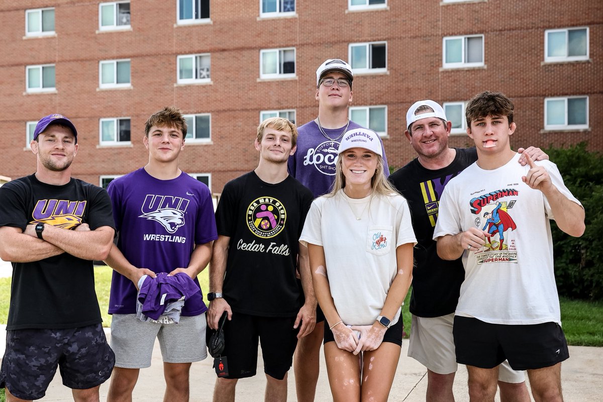 UNI_wrestling's tweet photo. Wrestlers turned movers this morning 💪 UNI Wrestling helped freshmen get settled and made some new fans along the way 👏💜

#PantherTrain l #EverLoyal https://t.co/khqVxIFS4B