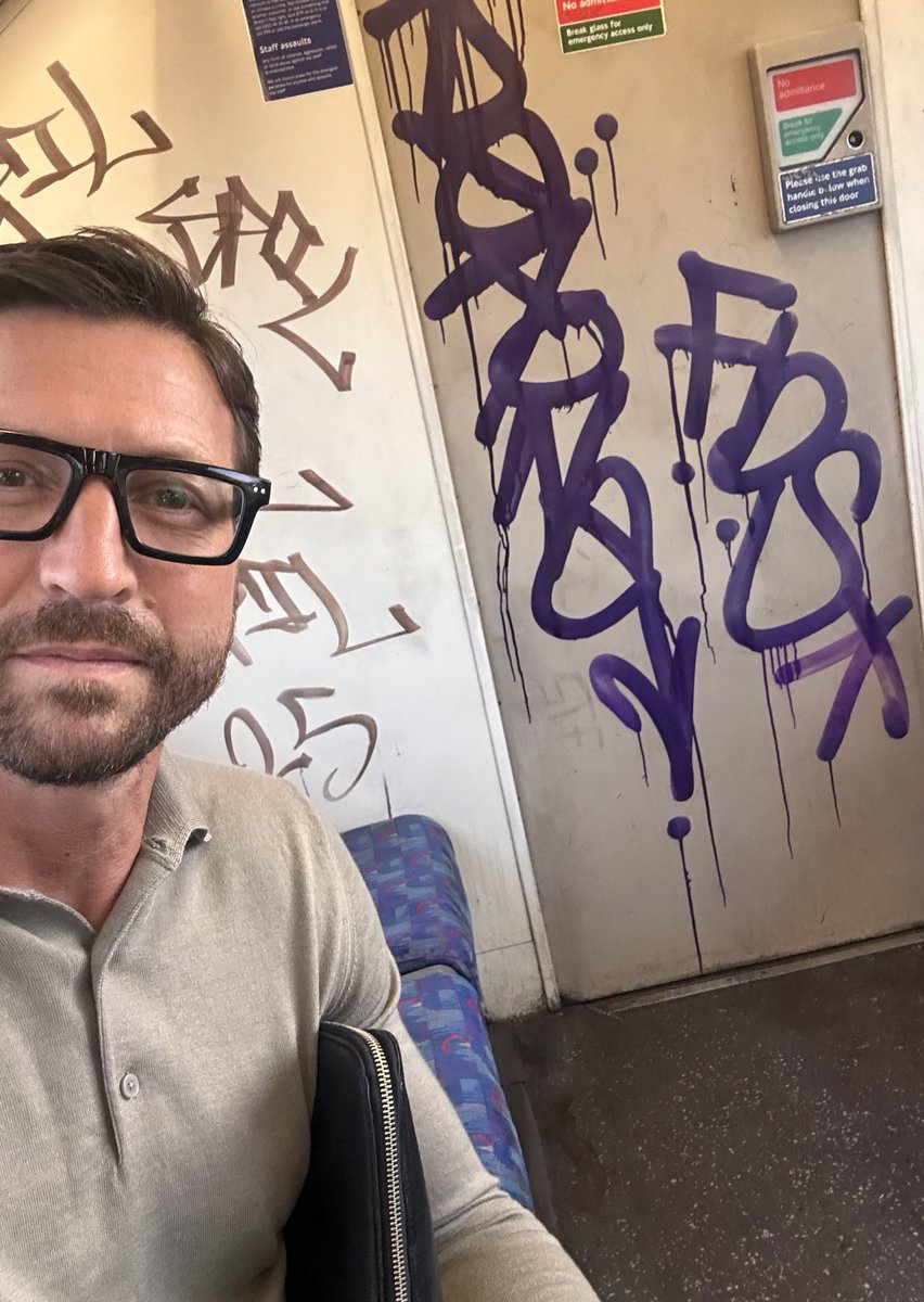 Just about to get on the delightful Central Line <a href="/SadiqKhan/">Sadiq Khan</a> 👌🏽

What a job you’ve done… a hit job