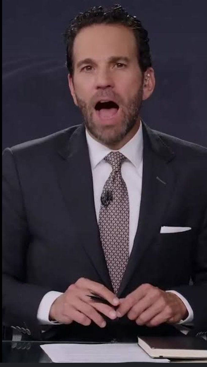 J4feT_25's tweet image. Carlos Loret de Mola nunca quiso ir a una mañanera para confrontar a AMLO.

Ni tampoco ha querido entrevistar a Israel Vallarta.

¿Ya ven la clase de tipejo que es #LordMontajes?

Un vil COBARDE que sin guión, libreto y teleprompter no es nada.

Y también le saca a la Presidenta.