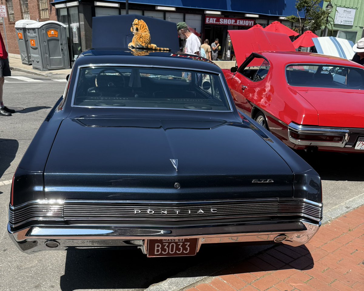 Anne04260426's tweet photo. Happy #WideTrackWednesday #Pontiac π
Beautiful 1965 Pontiac GTO βGOATβ πβ€οΈ
389 CID, 360 HP
Moody Street Car Show, Waltham MA https://t.co/M8Dz7T4eFb