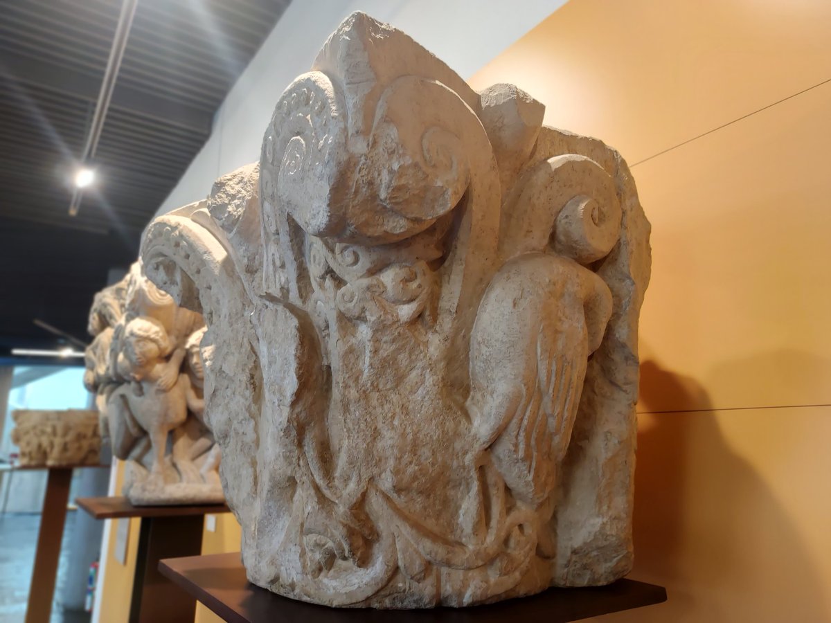 Francisca Martínez (@famartinez2001) on Twitter photo Buenas tardes.
#MuseodePalencia
Capitel #románico, personajes cabalgando sobre leones. Siglo XI. Preocente de San Martín de Frómista.
<a href="/cultura_hola/">@Cultura_Hola</a> <a href="/TinaCuore/">Tina-Cuore</a> <a href="/CDorado75/">César Dorado</a> <a href="/AraceliRego/">Araceli Rego</a> <a href="/LaHuellaRomnica/">La Huella Románica</a> <a href="/RomanicoEspana/">Románico en España</a> Buenas tardes.
#MuseodePalencia
Capitel #románico, personajes cabalgando sobre leones. Siglo XI. Preocente de San Martín de Frómista.
<a href="/cultura_hola/">@Cultura_Hola</a> <a href="/TinaCuore/">Tina-Cuore</a> <a href="/CDorado75/">César Dorado</a> <a href="/AraceliRego/">Araceli Rego</a> <a href="/LaHuellaRomnica/">La Huella Románica</a> <a href="/RomanicoEspana/">Románico en España</a>