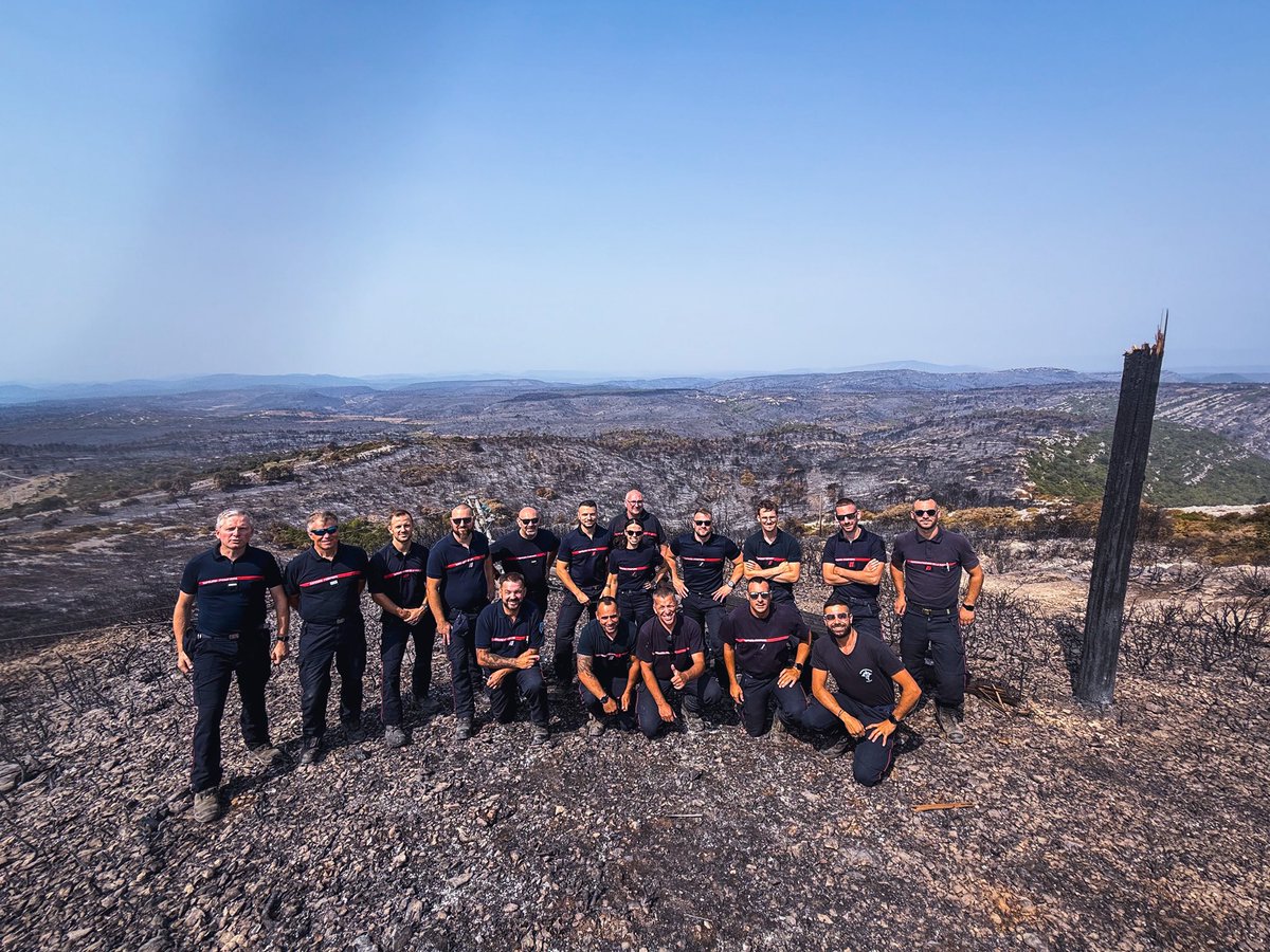 SDIS51's tweet photo. 🚨[Des nouvelles de nos marnais en renfort dans le Sud]

Pour rappel, le 15août, 14👨‍🚒du #SDIS51 sont partis dans l’Aude pour effectuer la relève de la colonne de renfort EST BRAVO.

🔥Durant plus de 5 j, les👨‍🚒 ont effectué des missions de surveillance et de traitement de lisières https://t.co/PVAL8v8V78
