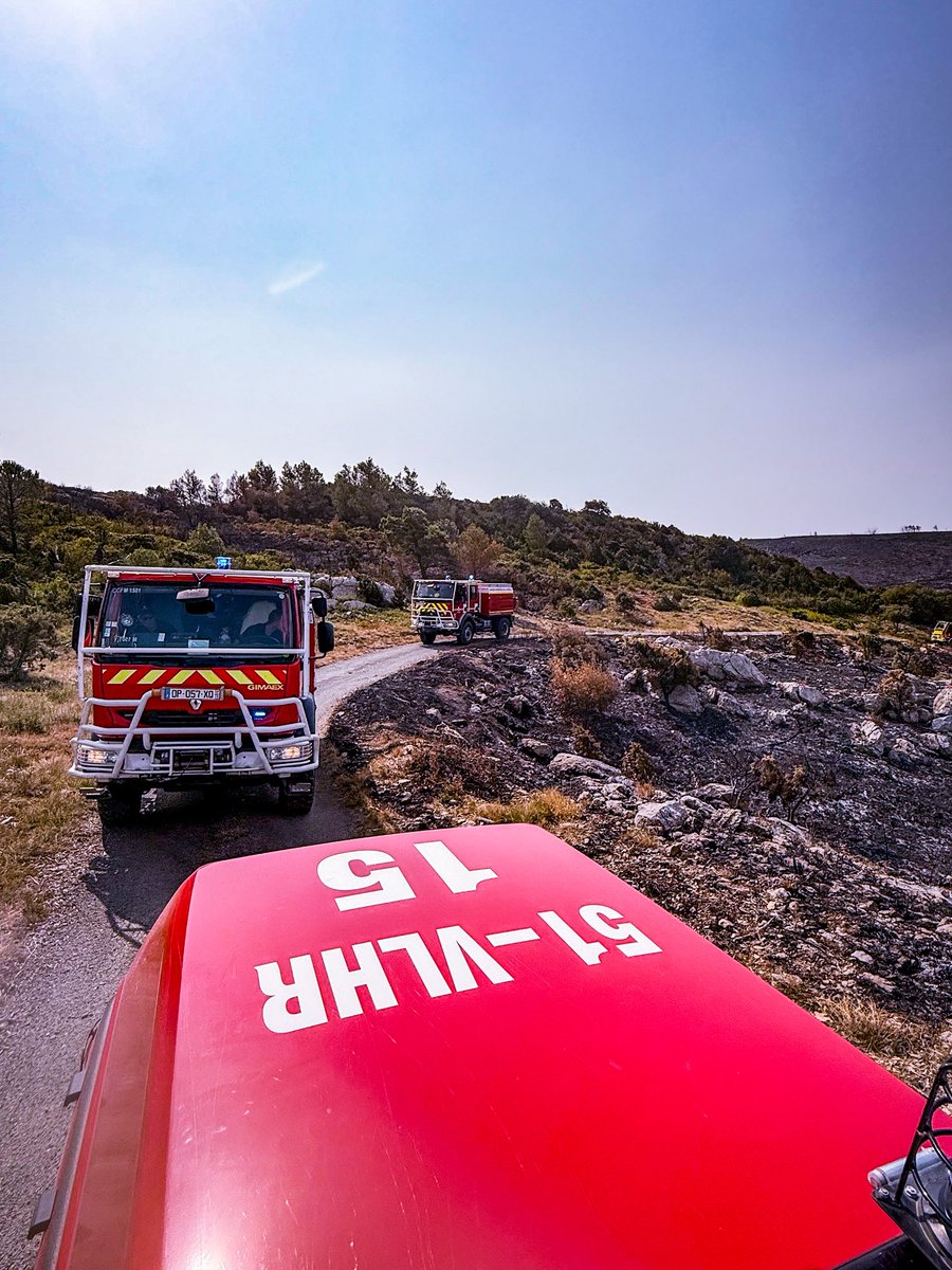 SDIS51's tweet photo. 🚨[Des nouvelles de nos marnais en renfort dans le Sud]

Pour rappel, le 15août, 14👨‍🚒du #SDIS51 sont partis dans l’Aude pour effectuer la relève de la colonne de renfort EST BRAVO.

🔥Durant plus de 5 j, les👨‍🚒 ont effectué des missions de surveillance et de traitement de lisières https://t.co/PVAL8v8V78