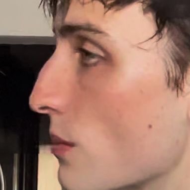 craigbrflvski's tweet photo. tweek also has a greek nose guys, pls see the vision..... https://t.co/okD1xacbic