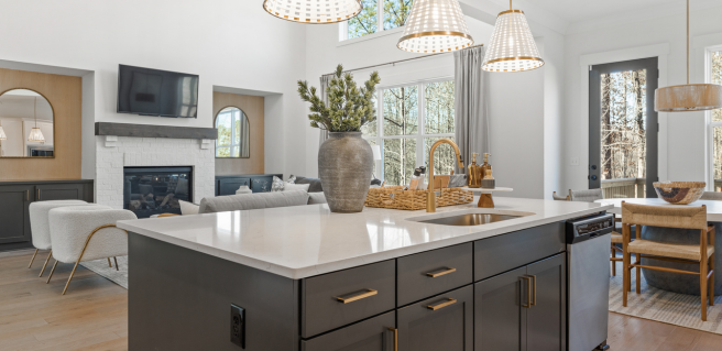 Whether it is industrial, modern or traditional, the farmhouse trend has proven over the years that it is here to stay! 🏡 

Find modern farmhouses in metro Atlanta: atlantarealestateforum.com/where-to-find-…