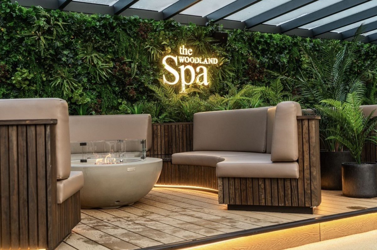A cool £16 million has been spent at #TheWoodlandSpa to ensure spa-goers remain balmy this summer. The Outdoor Infinity Pool is a 12-metre heated thing of beauty - swim out from inside and take in the fresh air. 

ow.ly/pxMs50WErpc